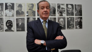 MENTIRAS CONOCIDAS // CONTEXTO DE LA DEUDA EXTERNA EN TIEMPOS DE MILEI: Charla con Alejandro Olmos Gaona